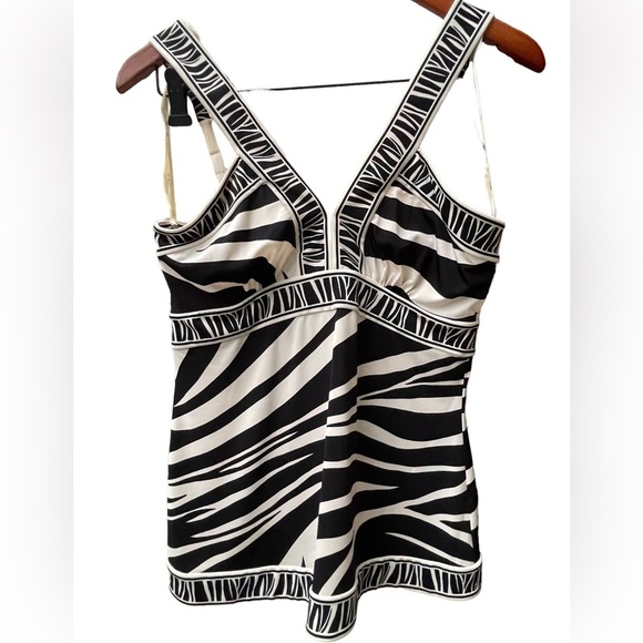 🔥🖤BCBG Maxazria size S black/off white top adjustable straps. Sexy & classy! - Picture 1 of 8
